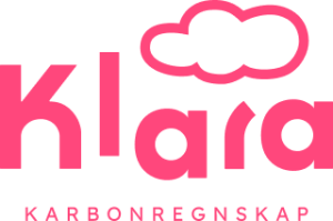 Logo med ordet "Klara" i rosa, med skydesign over "r"en og teksten "KARBONREGNSKAP" under.