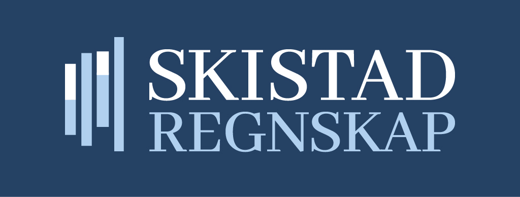 Logo for Skistad Regnskap med stiliserte vertikale streker til venstre og firmanavn i hvit og lyseblå tekst på mørkeblå bakgrunn.