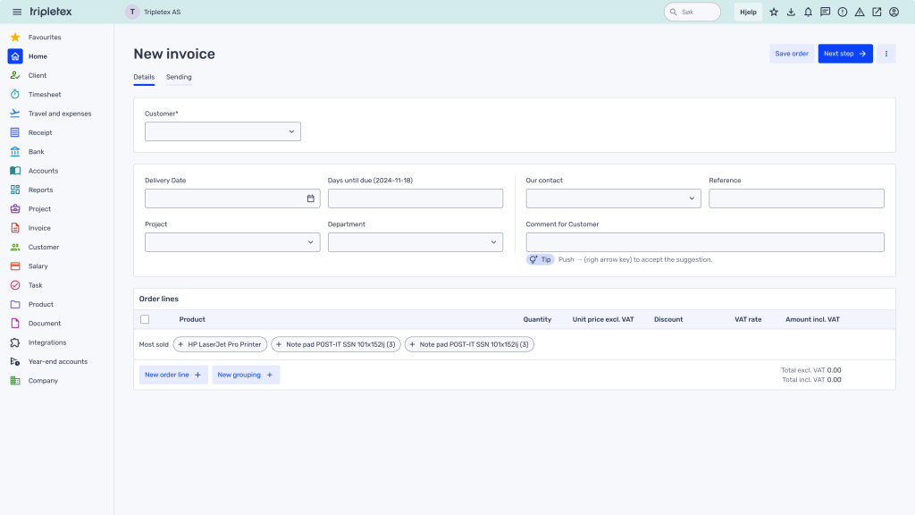 Et digitalt fakturaskjema vises, med felt for kundeinformasjon, prosjektdetaljer, leveringsdato og produktlinjer i et nettbasert grensesnitt for regnskapsprogramvare.
