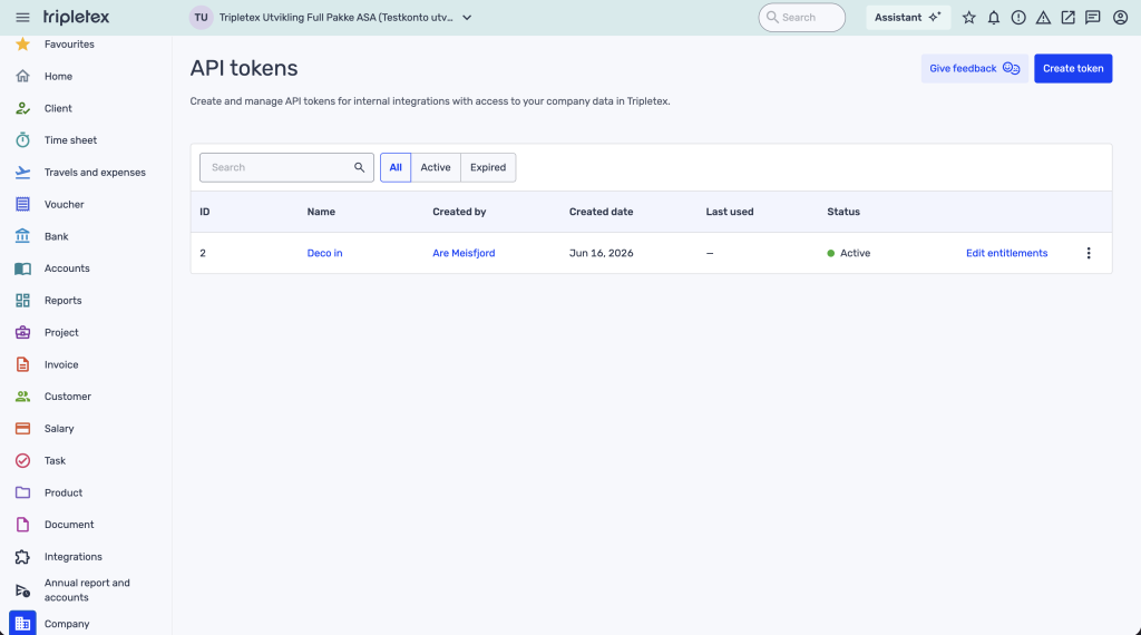 Et nettbasert dashbord viser en liste over API-tokener med kolonner for ID, navn, oppretter, opprettelsesdato, dato for siste bruk og status. Ett token vises som aktivt.
