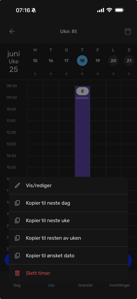 En digital kalender viser en planlagt begivenhet for 18. juni fra kl. 08.00 til 16.00, med redigeringsalternativer som vises i en popup-meny på norsk.