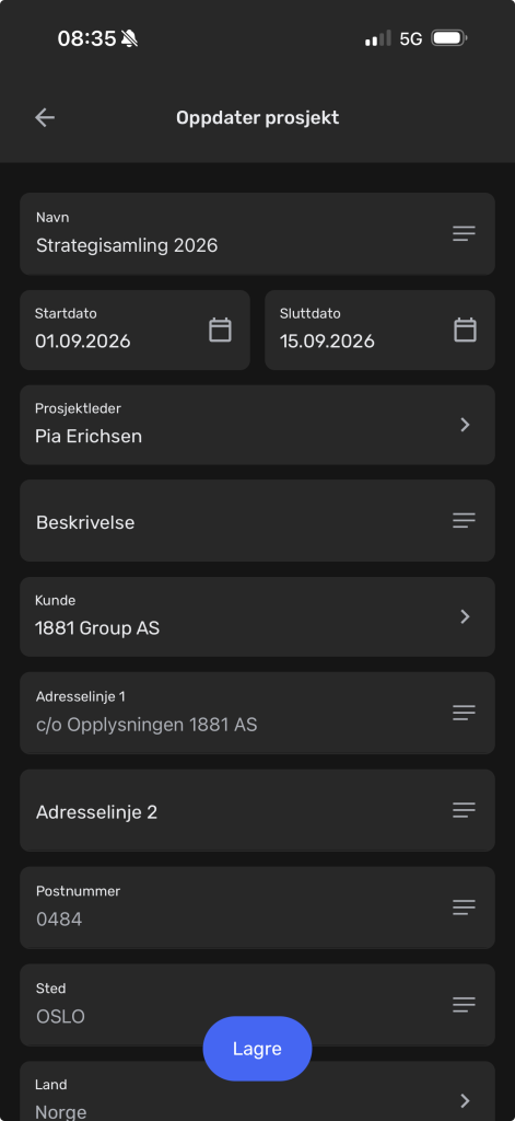 Et skjema for prosjektoppdatering på norsk med felt for prosjektnavn, datoer, prosjektleder, beskrivelse, kunde, adresse, postnummer, by og land.