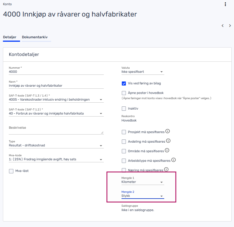 Siden med kontoinnstillinger for «4000 Innkjøp av råvarer og halvfabrikater», med en uthevet boks rundt nedtrekksmenyene for enhetene «Mengde 1» og «Mengde 2».